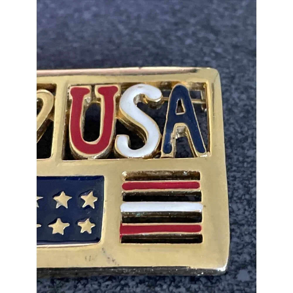 Vtg USA Patriotic Stars Stripes Rhinestone Enamel Gold Tone Brooch Pin